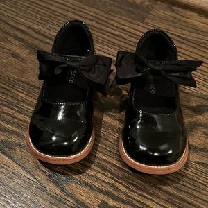 Black patent dress shoes with bow!